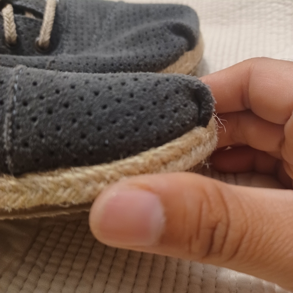 TOMS lace up DISCOUNTED SHIPPING - Picture 14 of 14